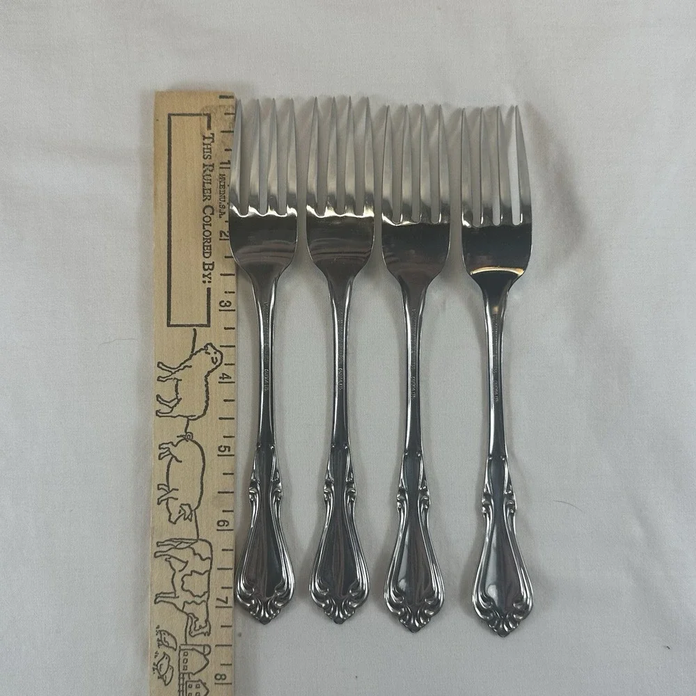 LOT OF 4 WM. A. ROGERS ONEIDA STAINLESS *SUTTON PLACE*  DINNER FORKS‎ Excellent